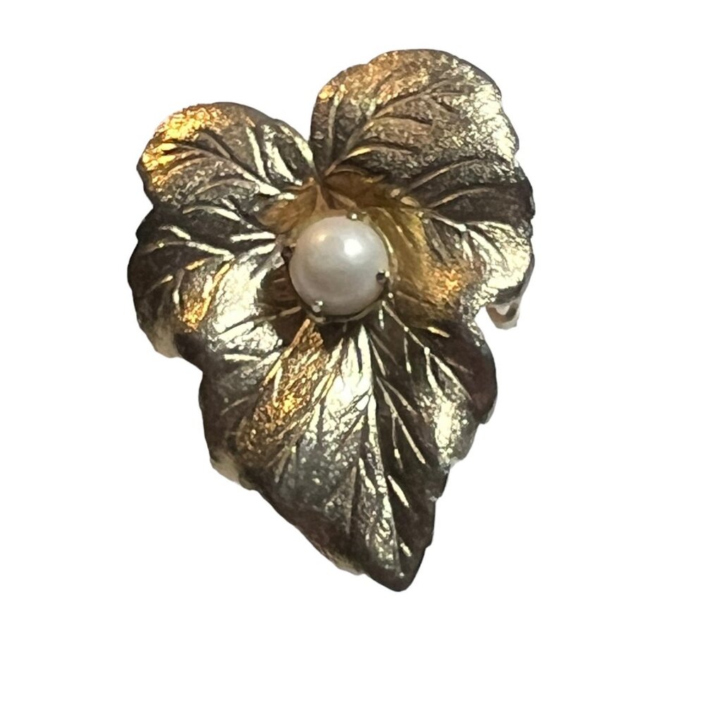 Vintage Sarah Coventry Brooch Brushed Gold Leaf With Faux Pearl Center Pin